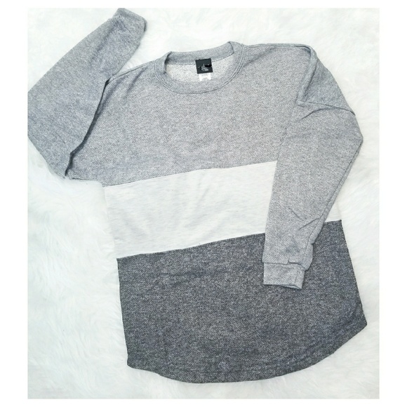 RESTOCKED! Gray & white color block cotton top - Picture 4 of 4